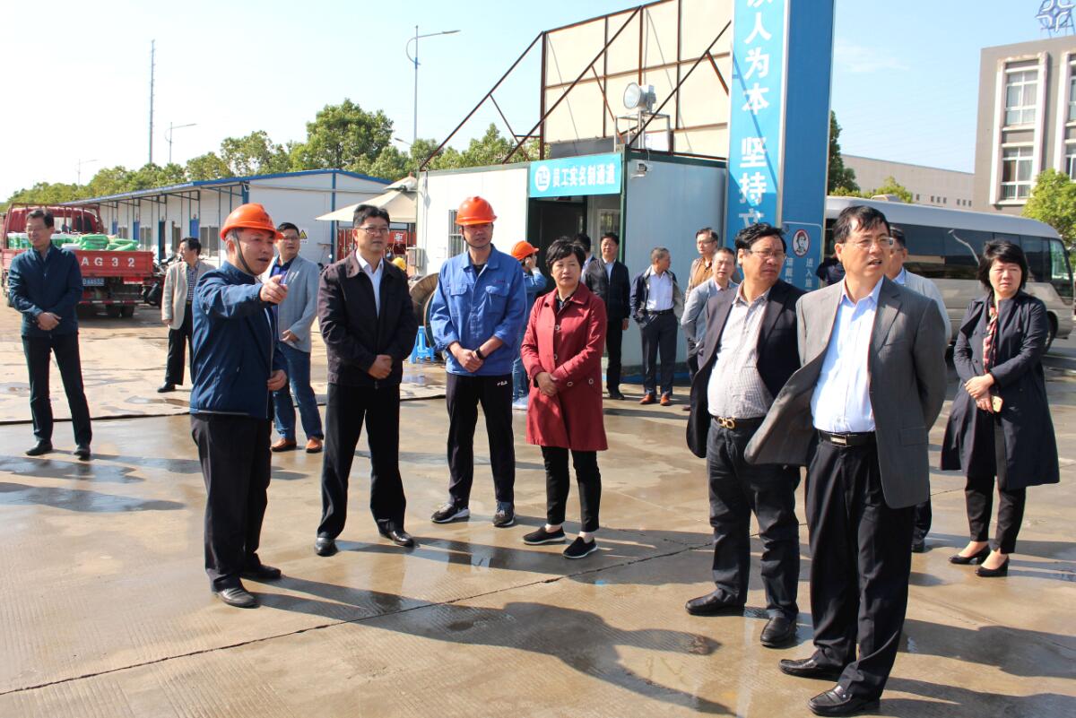 2019年10月15日，溧阳市人大常委会向导来公司视察新厂区建设
